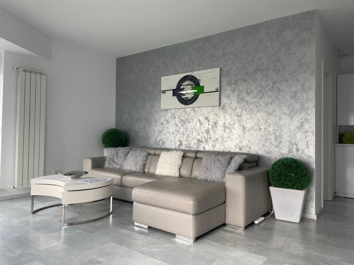 Luxury Westpark 2 Residence With Lake View Букурещ Екстериор снимка