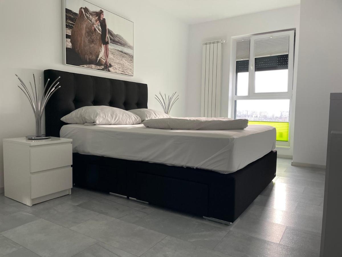 Luxury Westpark 2 Residence With Lake View Букурещ Екстериор снимка