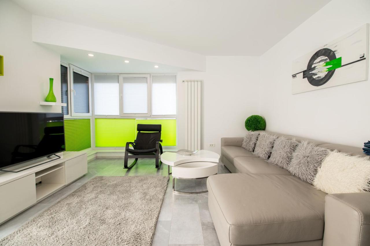 Luxury Westpark 2 Residence With Lake View Букурещ Екстериор снимка