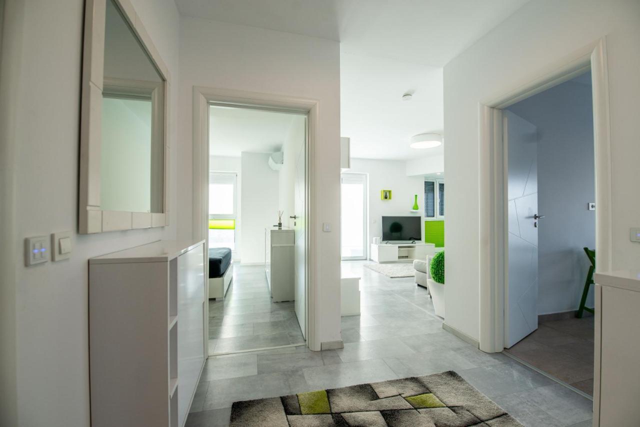 Luxury Westpark 2 Residence With Lake View Букурещ Екстериор снимка