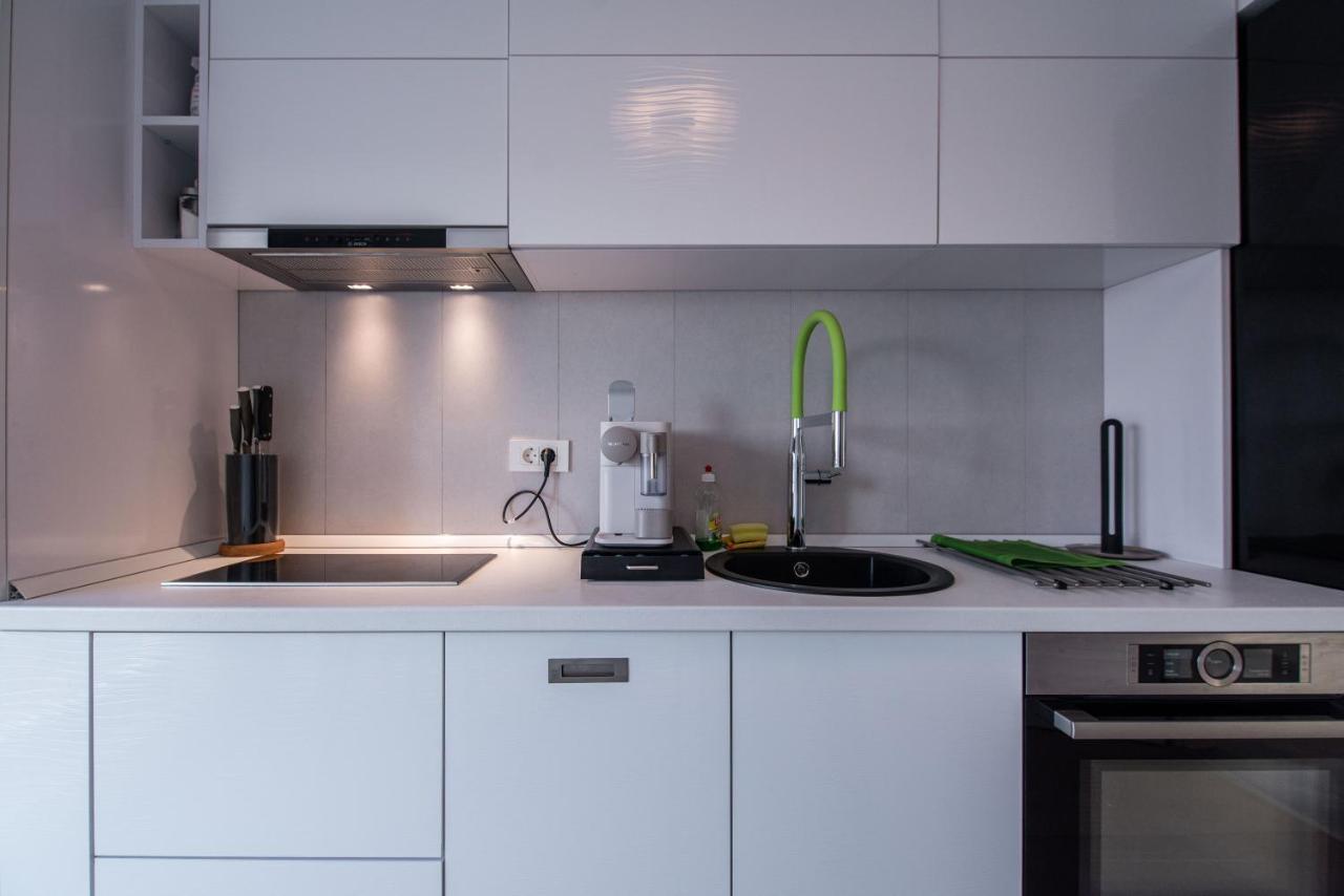 Luxury Westpark 2 Residence With Lake View Букурещ Екстериор снимка