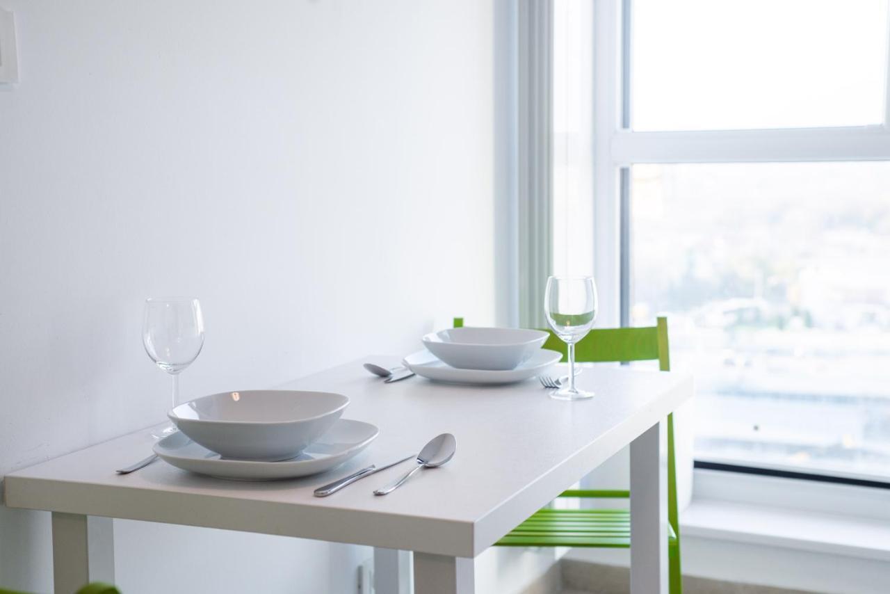 Luxury Westpark 2 Residence With Lake View Букурещ Екстериор снимка
